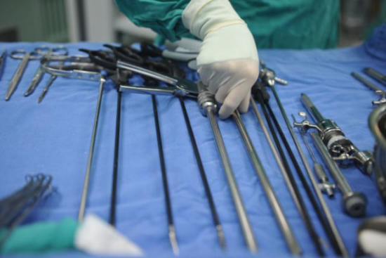 手(shǒu)術工具怎麽清洗(xǐ)消毒,如何選擇醫(yī)用真空清洗機(jī) 手術工具怎麽清洗消毒(dú),如何選擇醫用真空清洗機